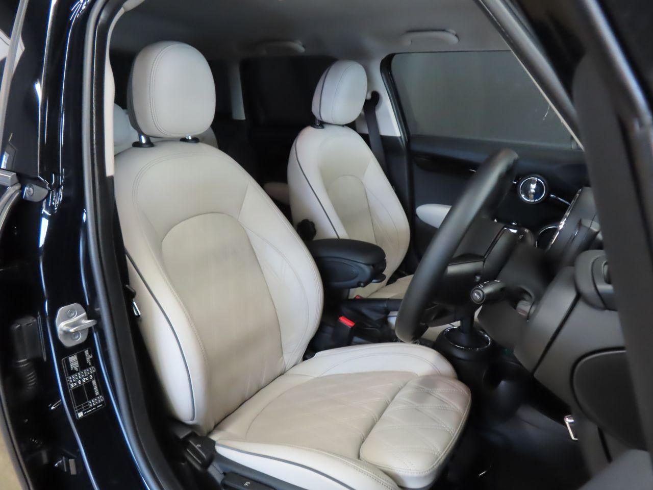 F55 MINI Cooper 5-Door Hatch LCI