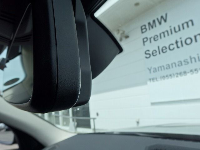 320i Sedan RHD
