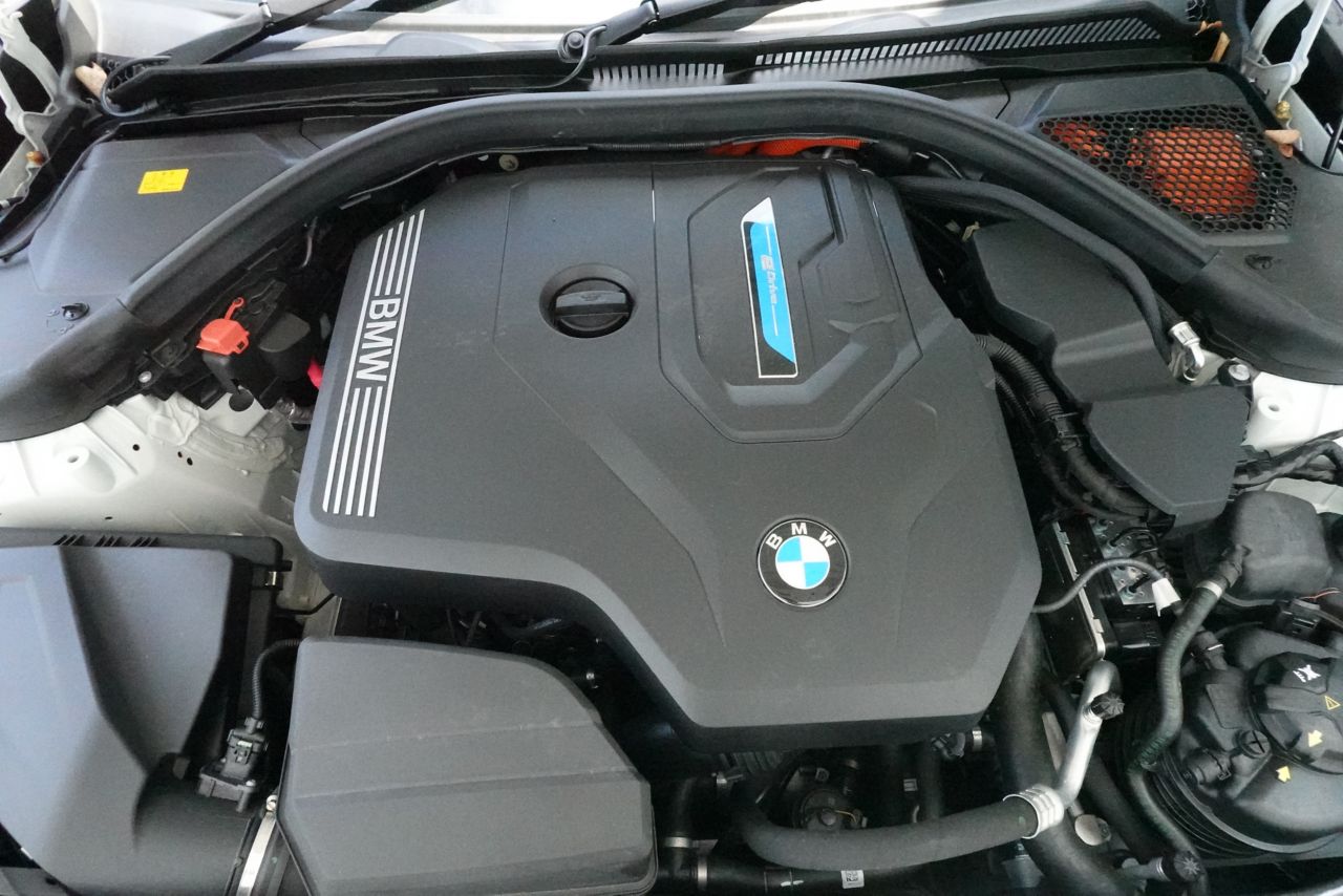 G20 330e Saloon RHD