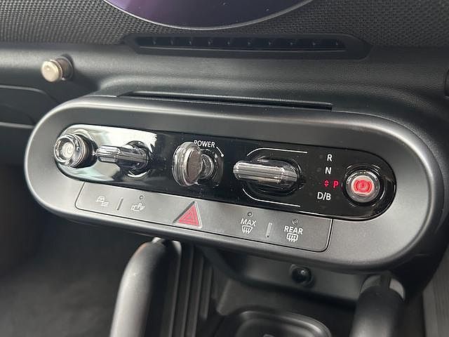 J01 MINI Cooper E