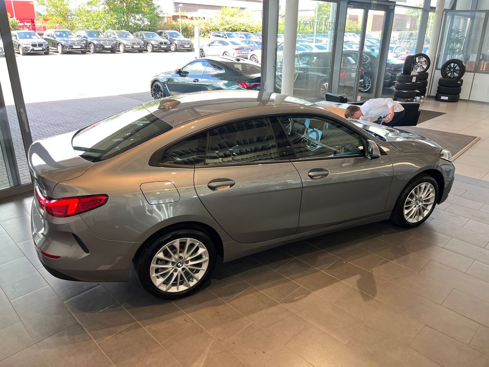 BMW 218
