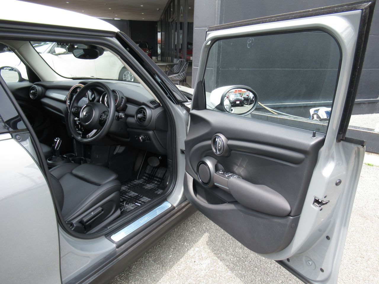 MINI F55 Cooper D 5dr Hatch LCI