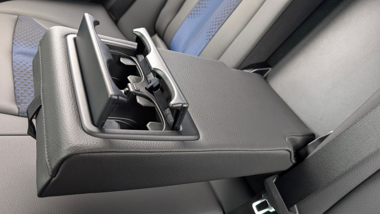 F40 118d Sports Hatch 5-door B47 2.0d