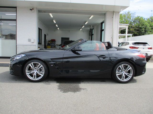G29 z4 sDrive20i RHD