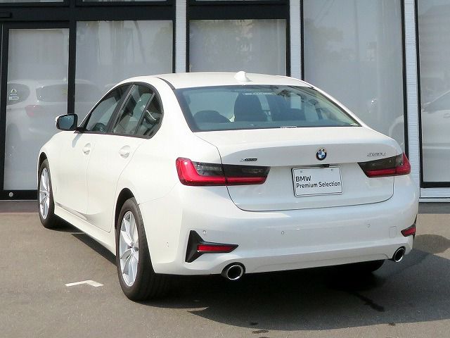 G20 320d xDrive RHD Saloon