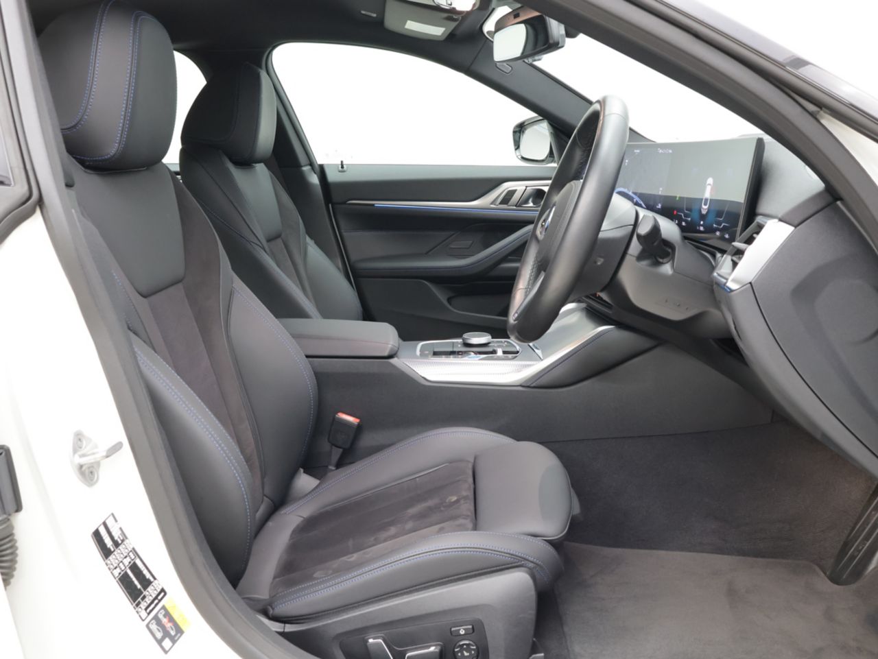 G26 i4 eDrive40 RHD