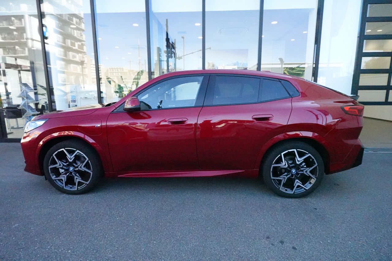 iX2 xDrive30 MSP