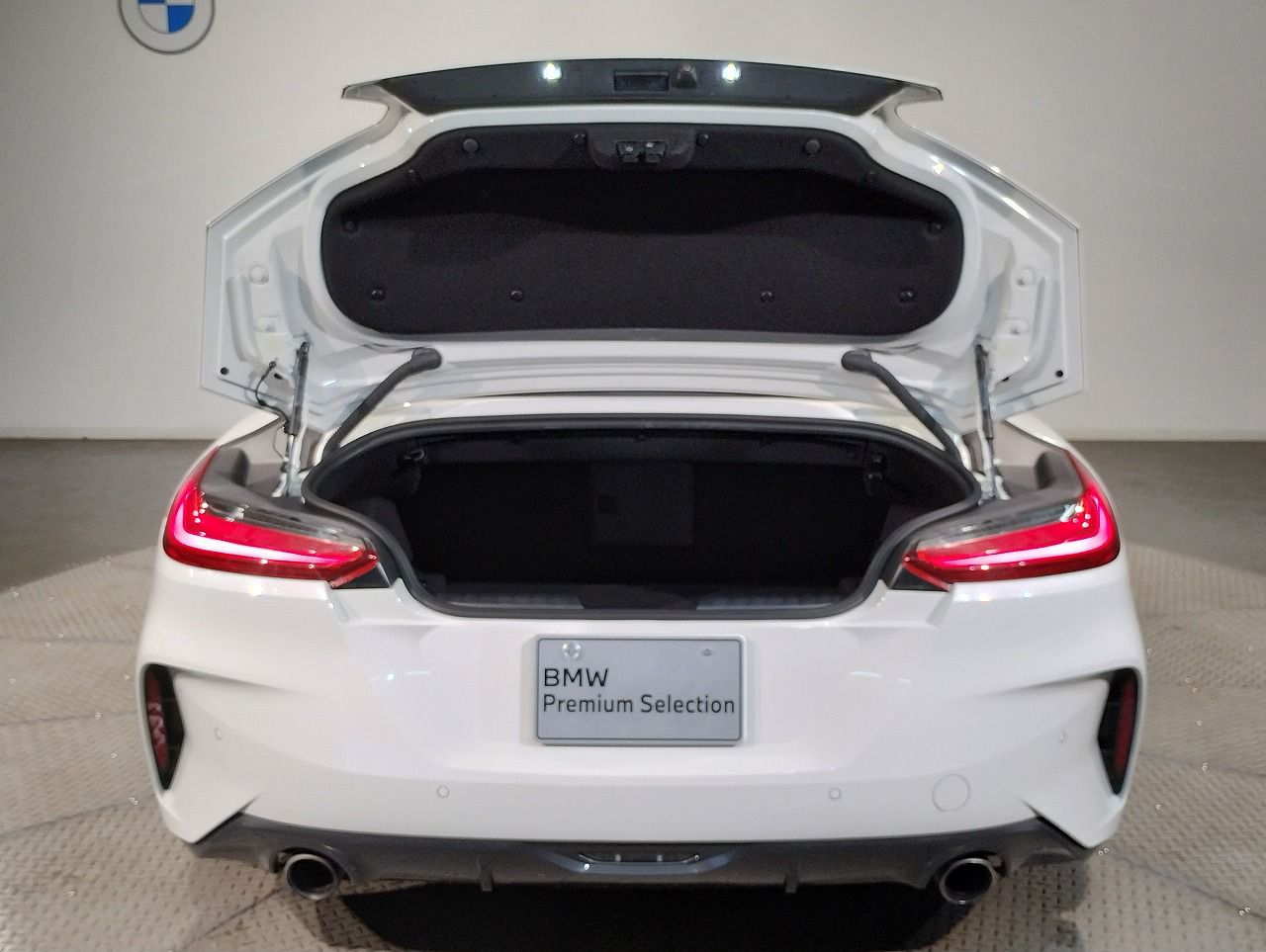 G29 z4 sDrive20i RHD