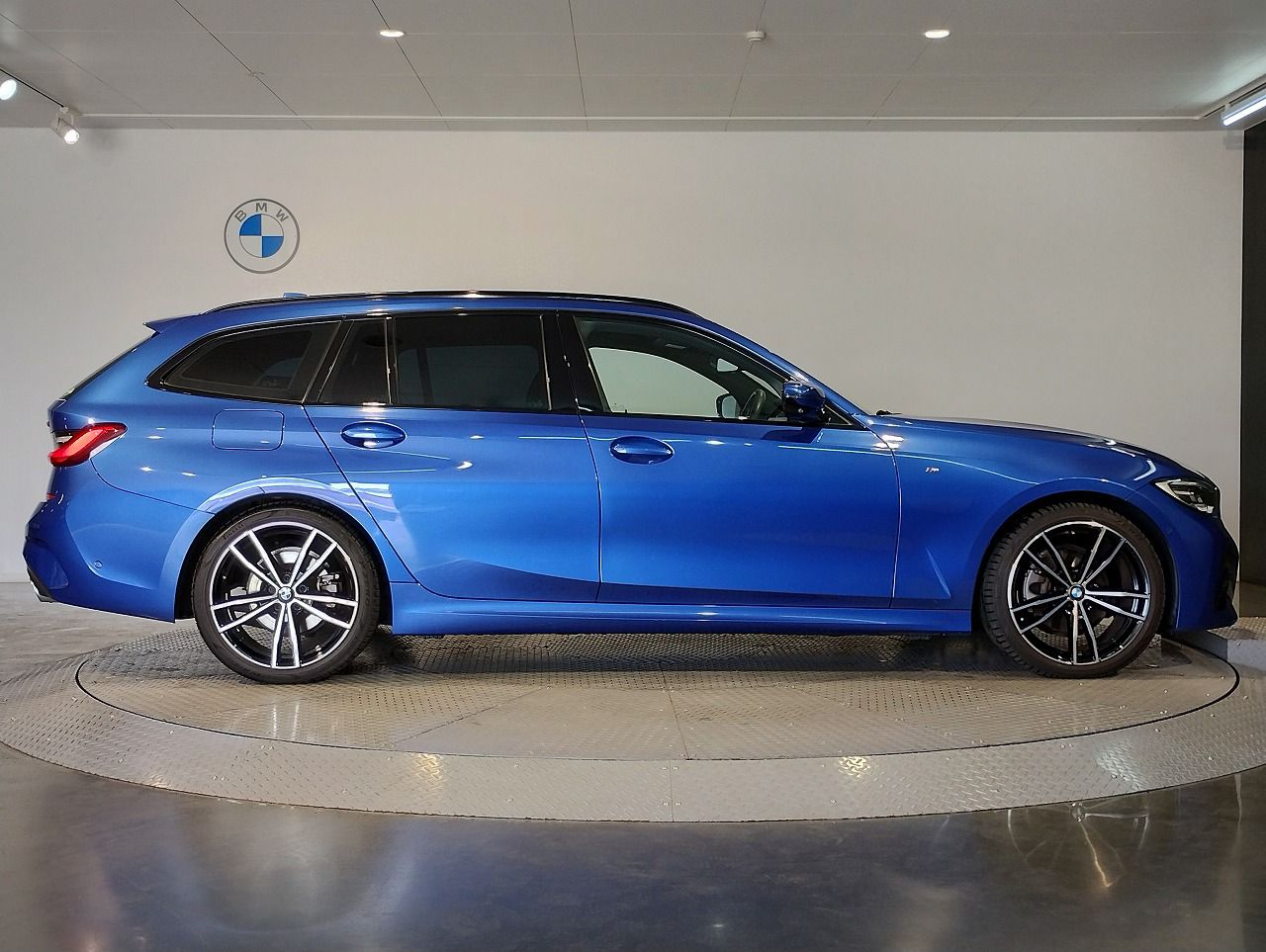 G21 320i RHD