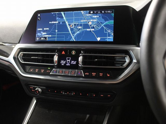 320i Sedan RHD