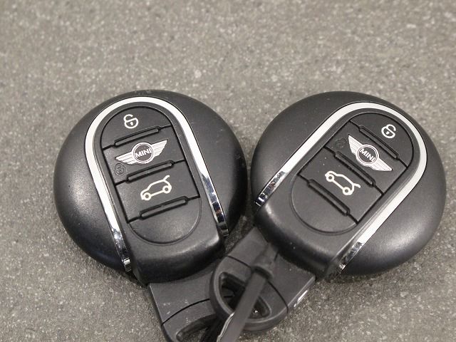 F55 COOPER D (AT)