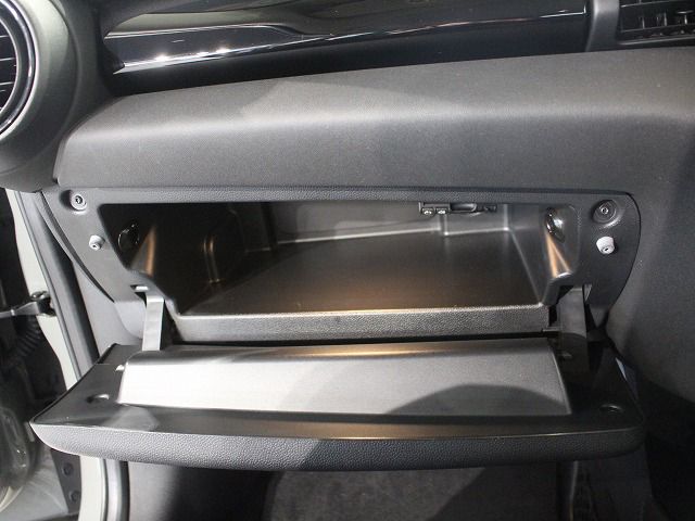 F55 COOPER D (AT)