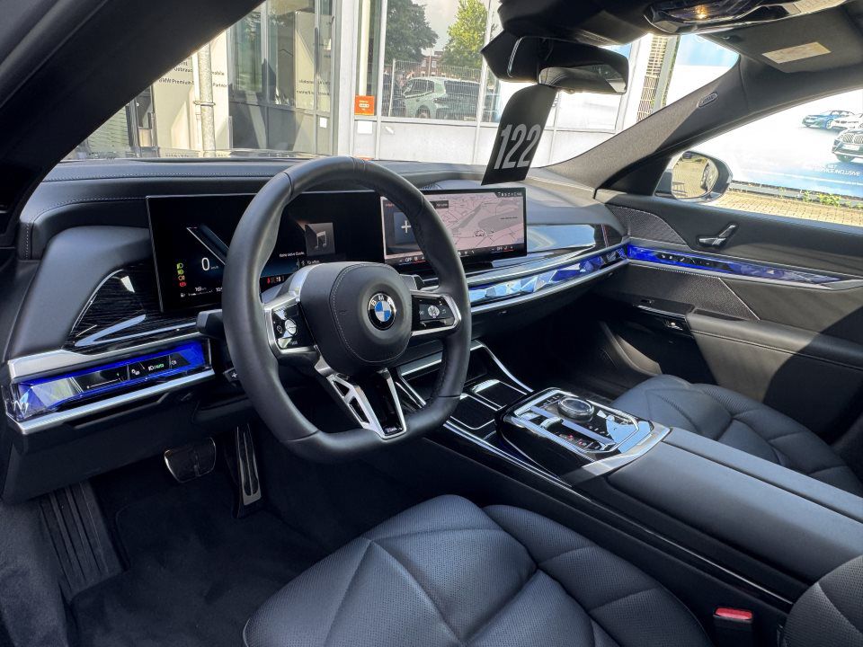 BMW 740
