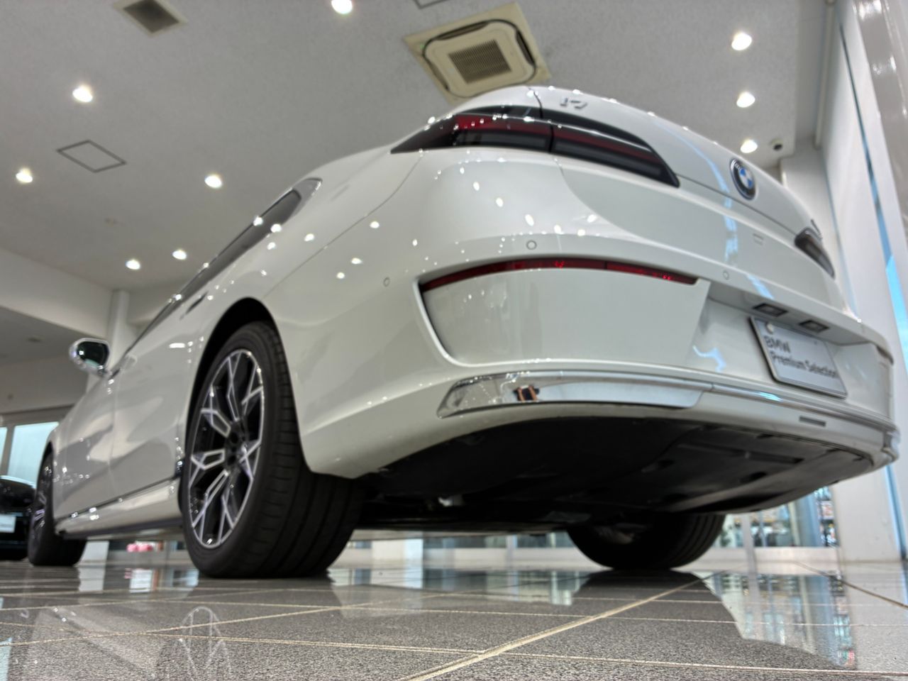 i7 xDrive60 Sedan RHD