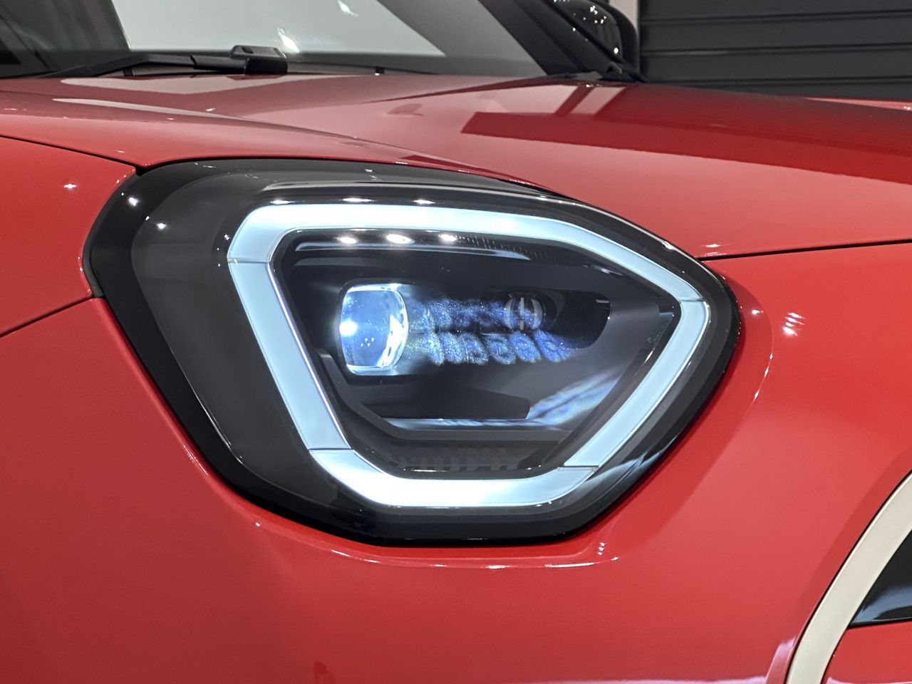 J05 MINI Aceman SE