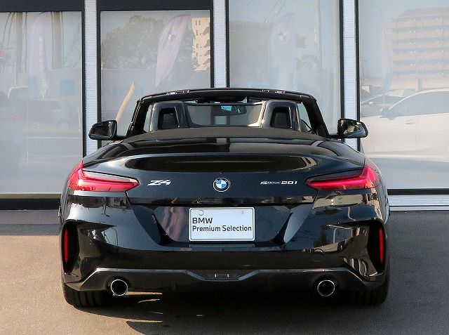 G29 z4 sDrive20i RHD