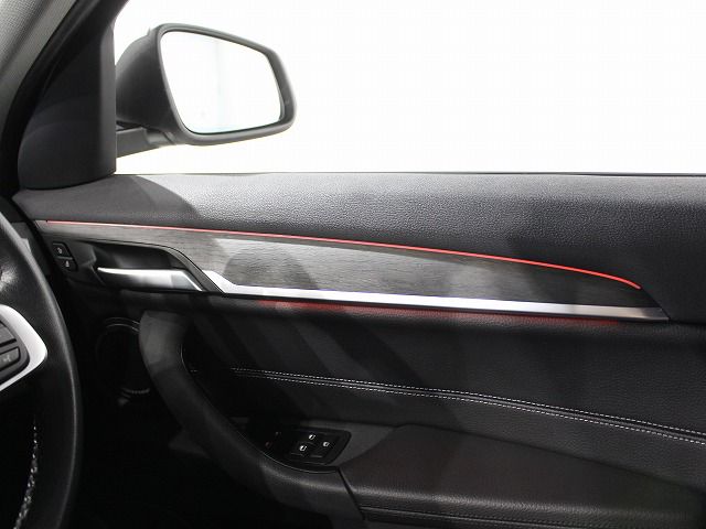 X1 sDrive18i RHD