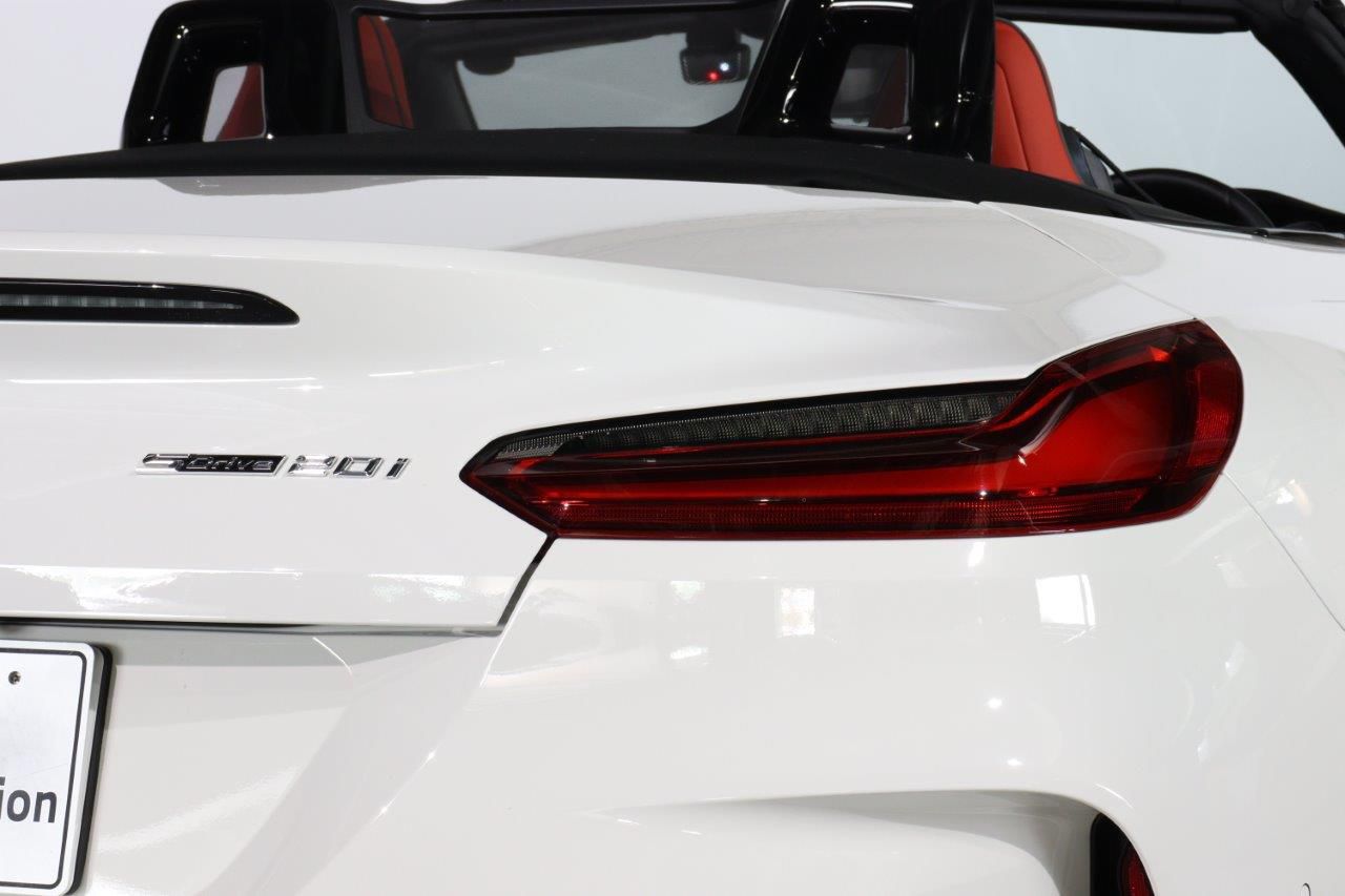 G29 z4 sDrive20i RHD