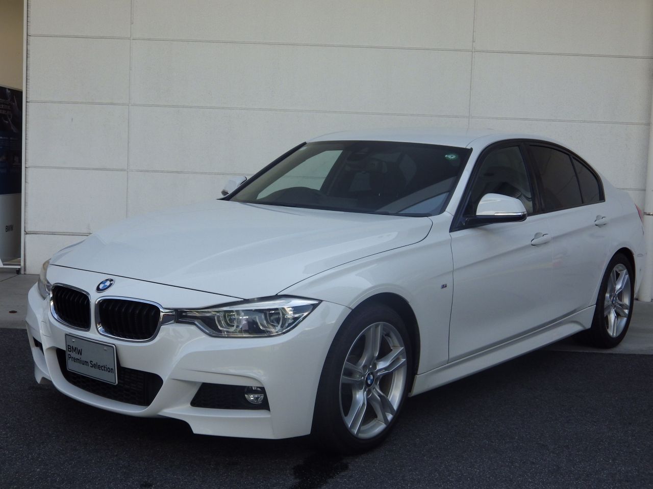 318I SEDAN RHD