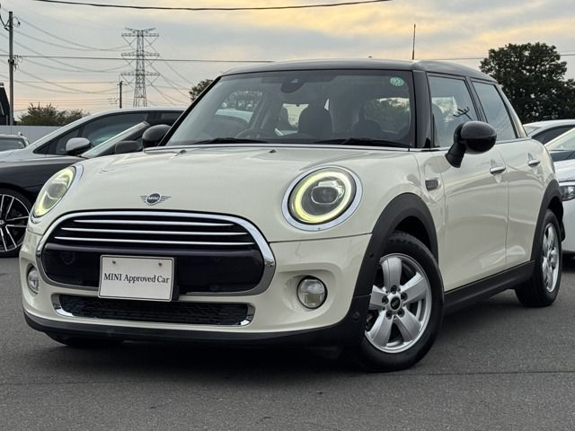 THE NEW MINI COOPER 5 DOOR.