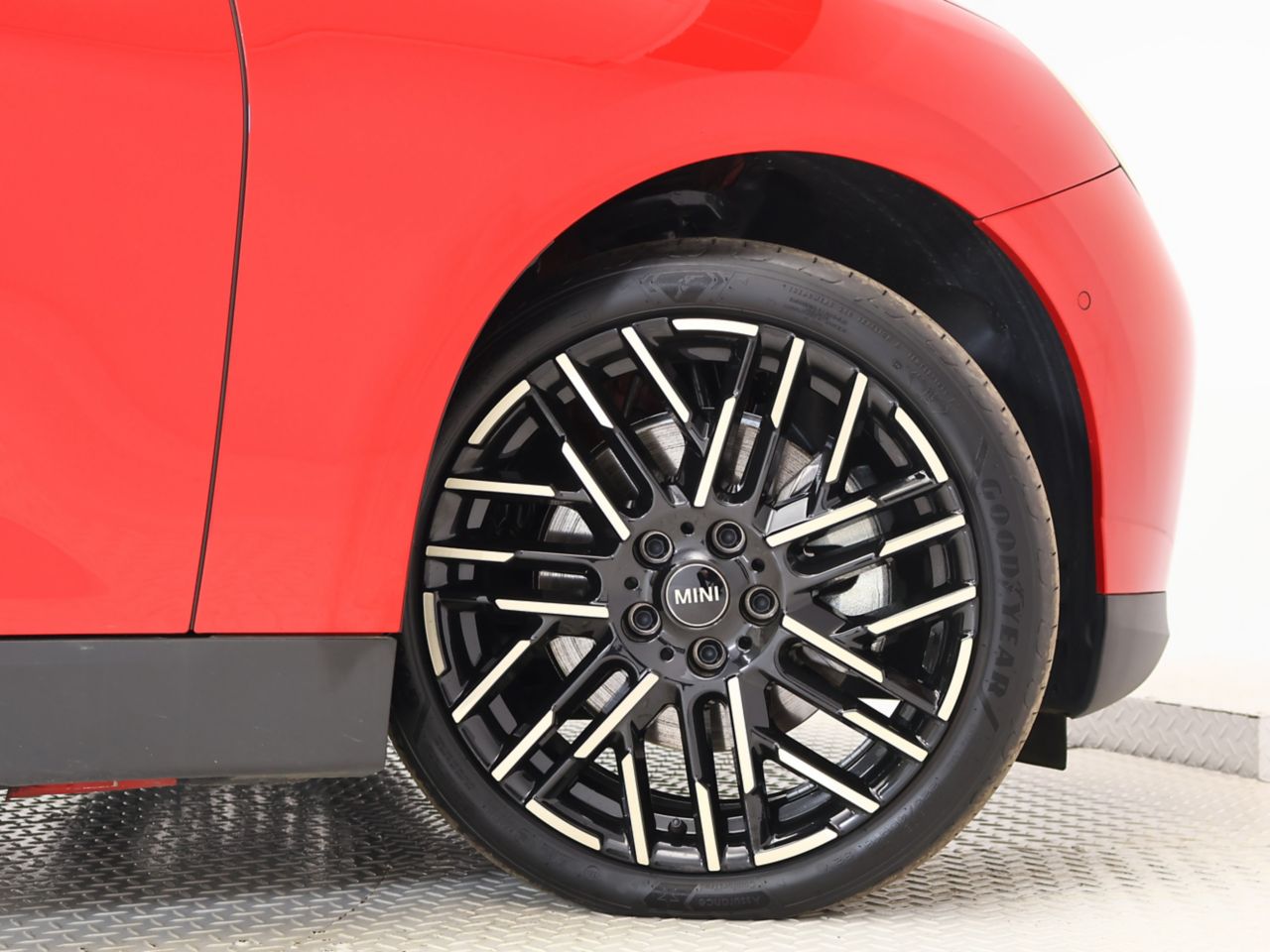 J01 MINI Cooper SE