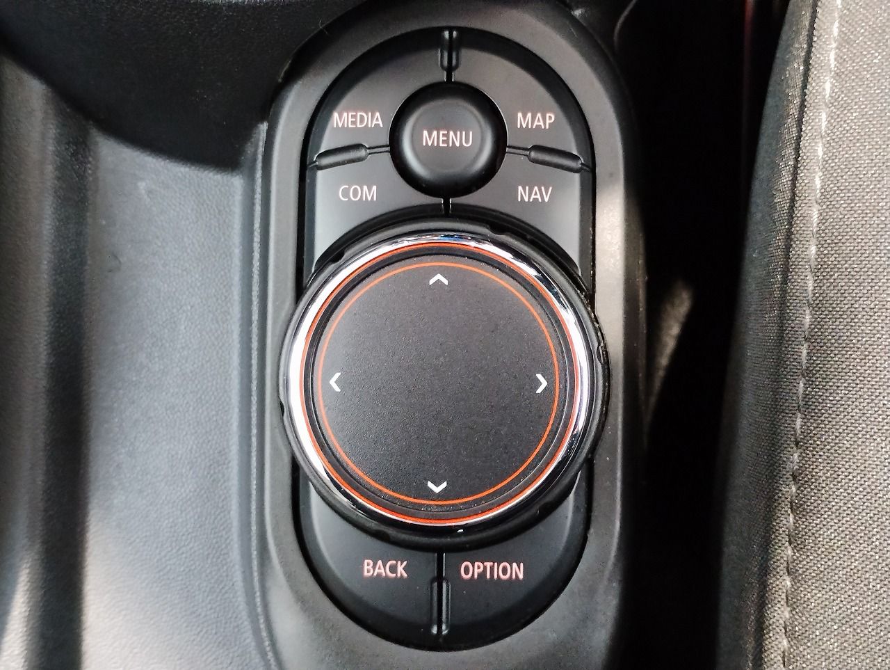 F56 COOPER S D(AT)