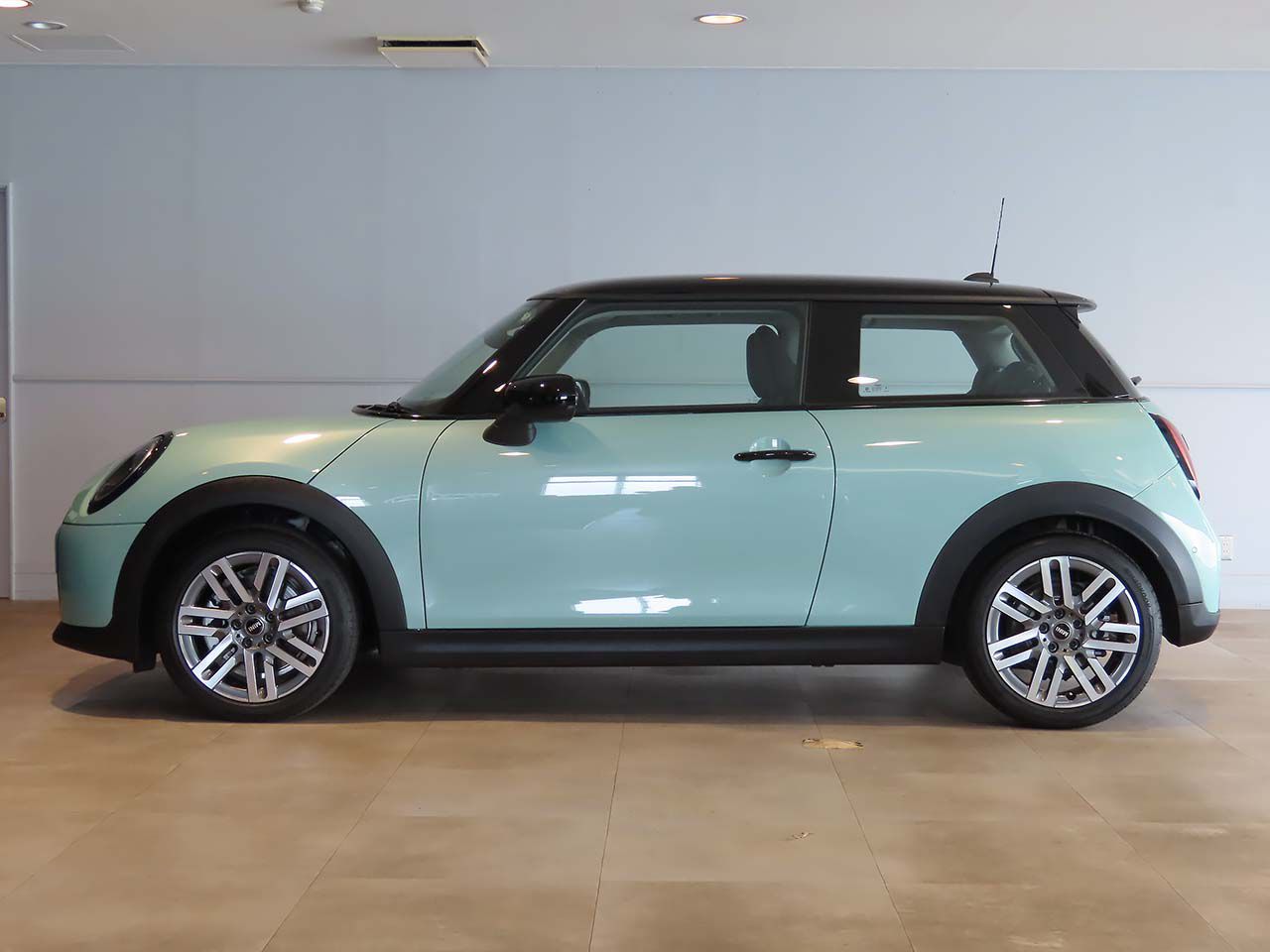 F66 MINI Cooper C 3Dr