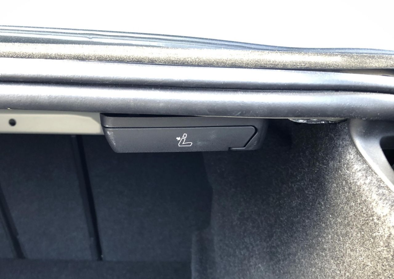 520d xDrive Sedan RHD