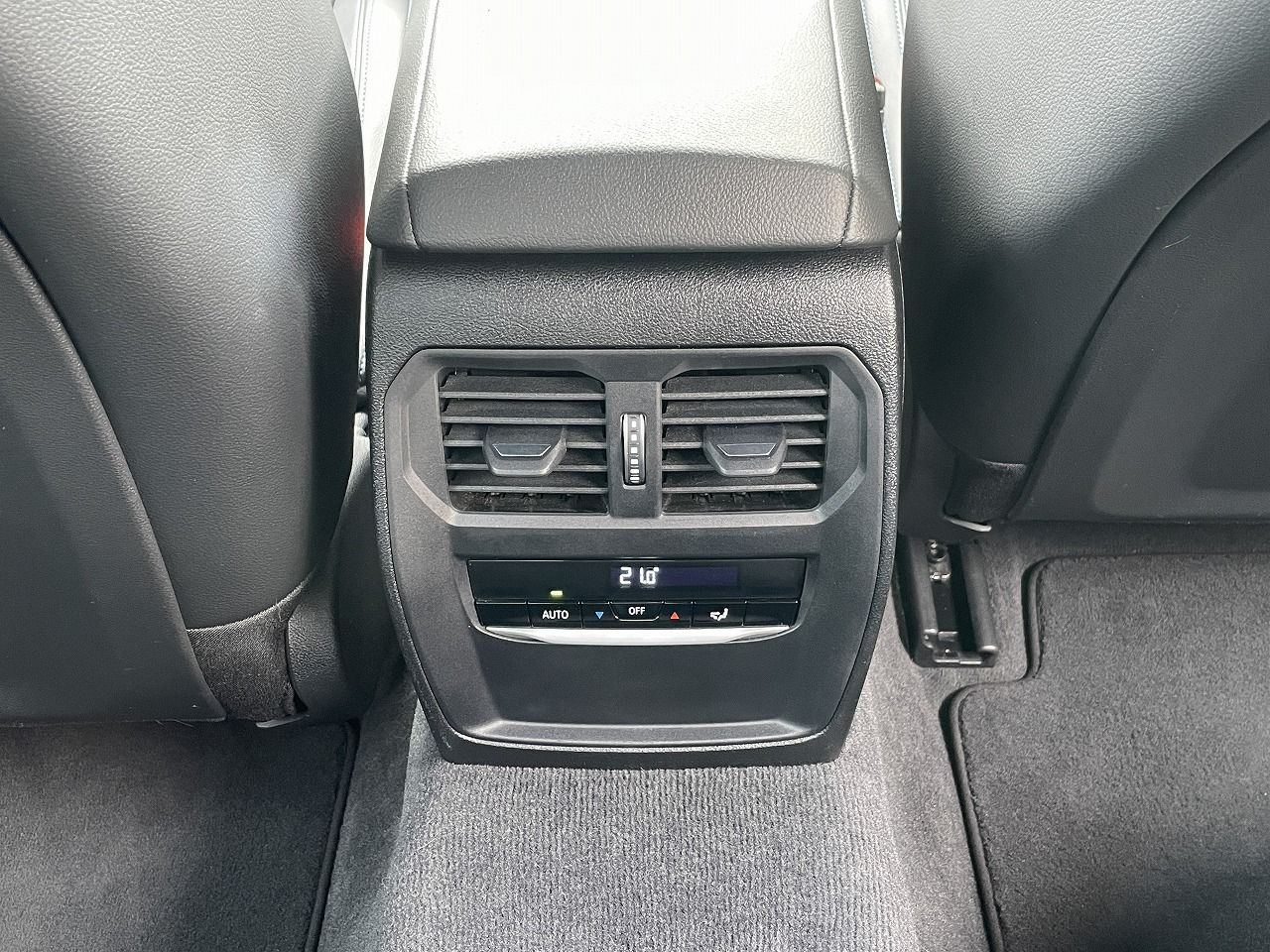 G20 320d xDrive RHD Saloon