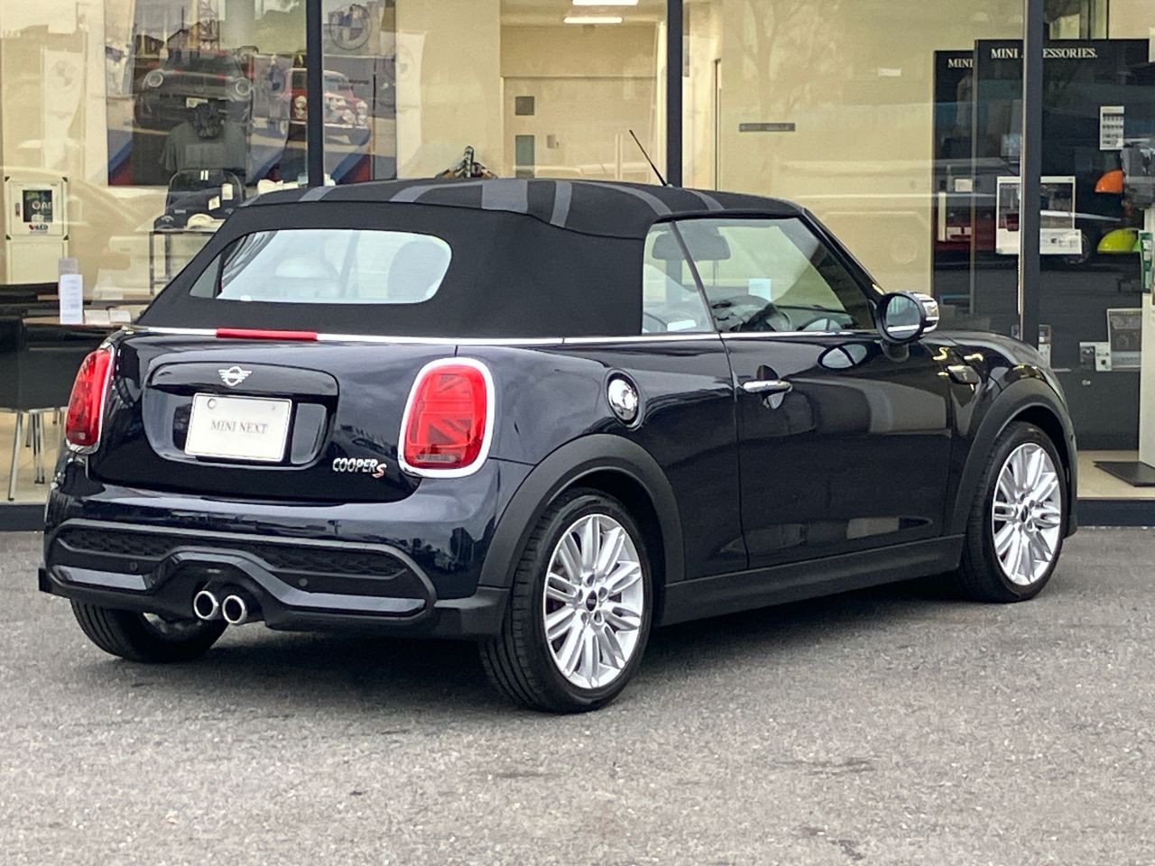 MINI Cooper S Convertible RHD