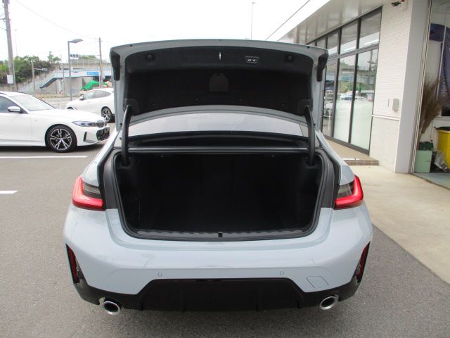 320d xDrive Berline RHD