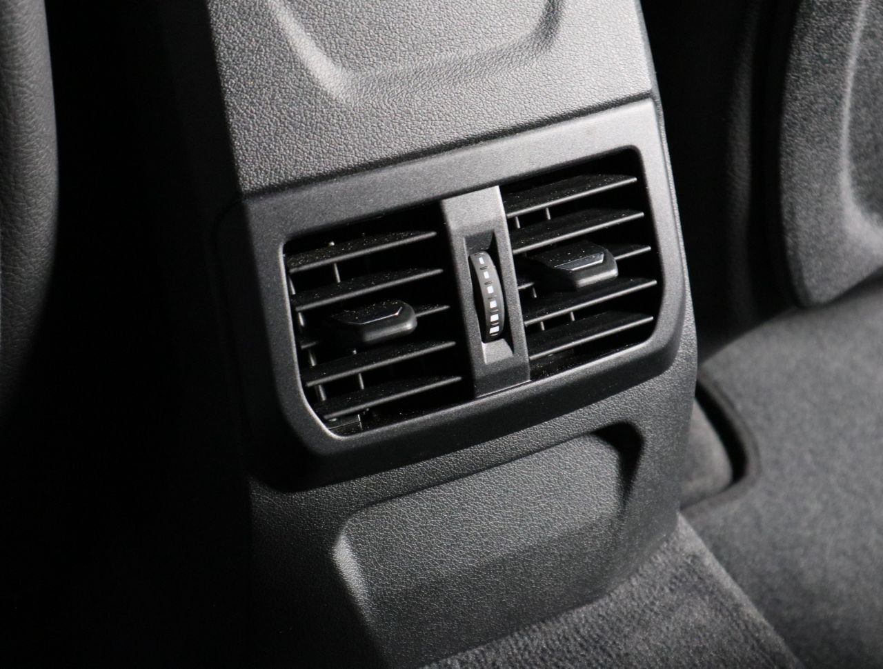 F40 118d Sports Hatch 5-door B47 2.0d