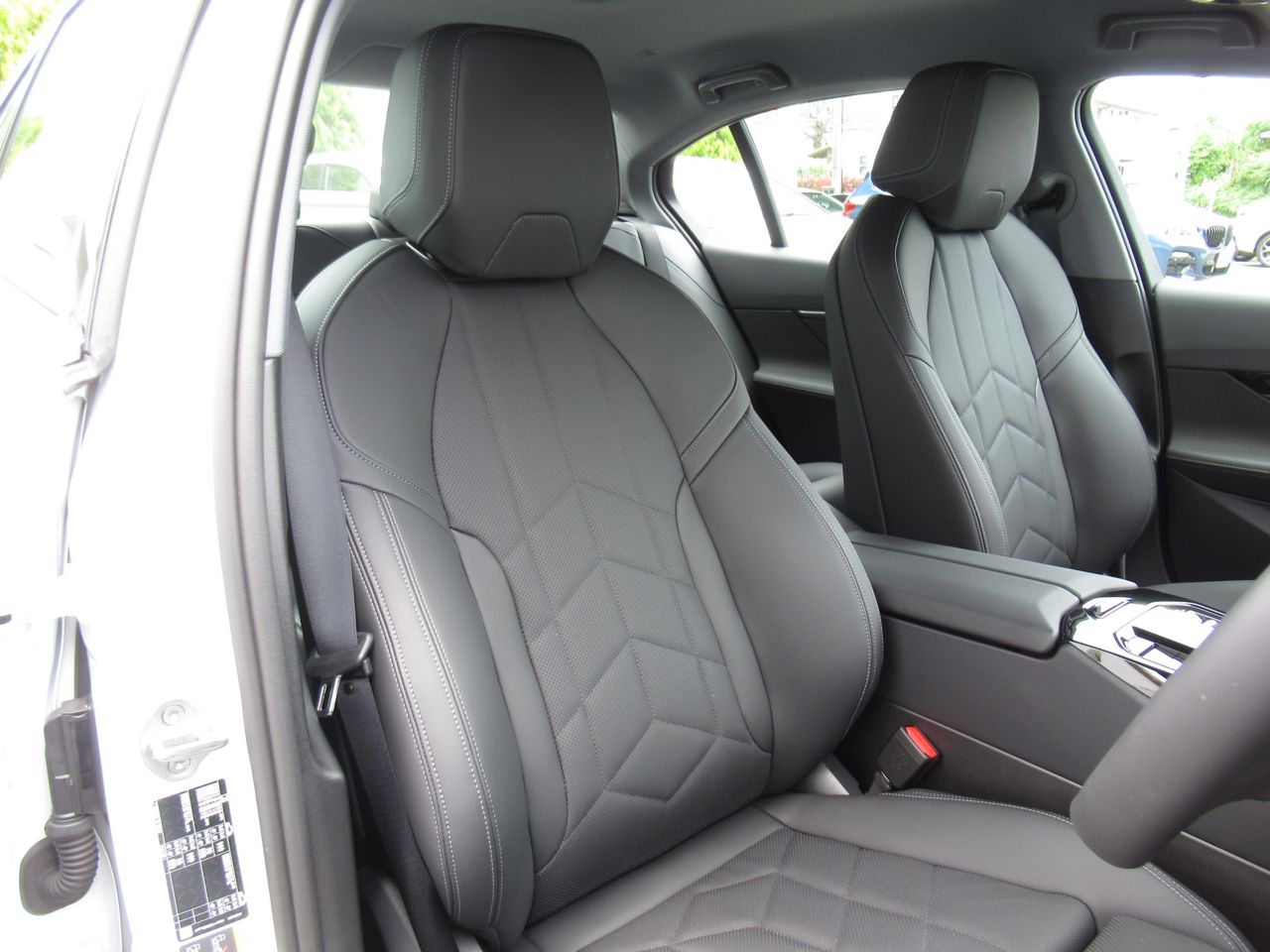 BMW i5 eDrive40 Sedan RHD