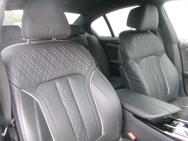 520d xDrive Sedan RHD
