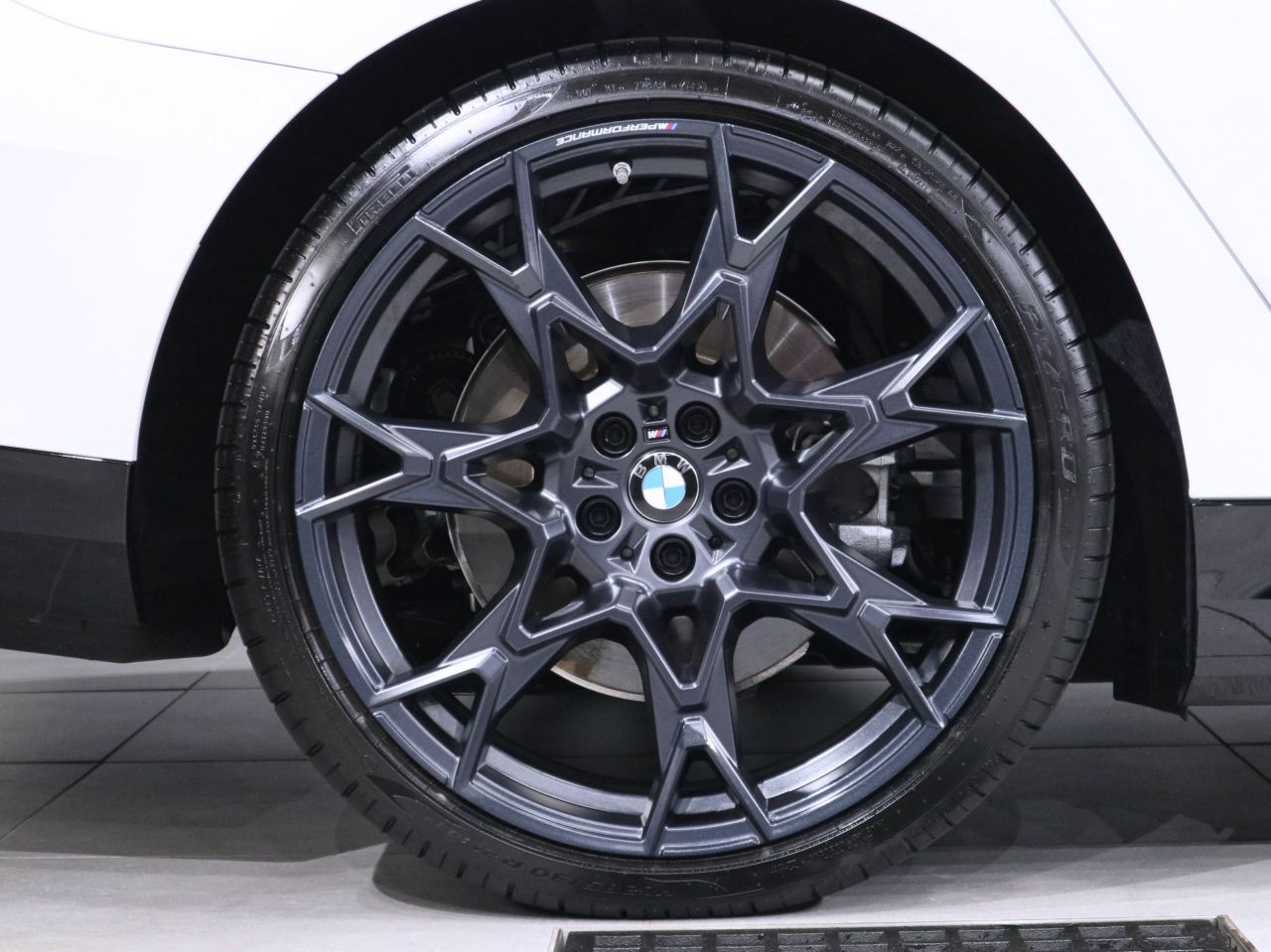 BMW i5 eDrive40 M Sport RHD
