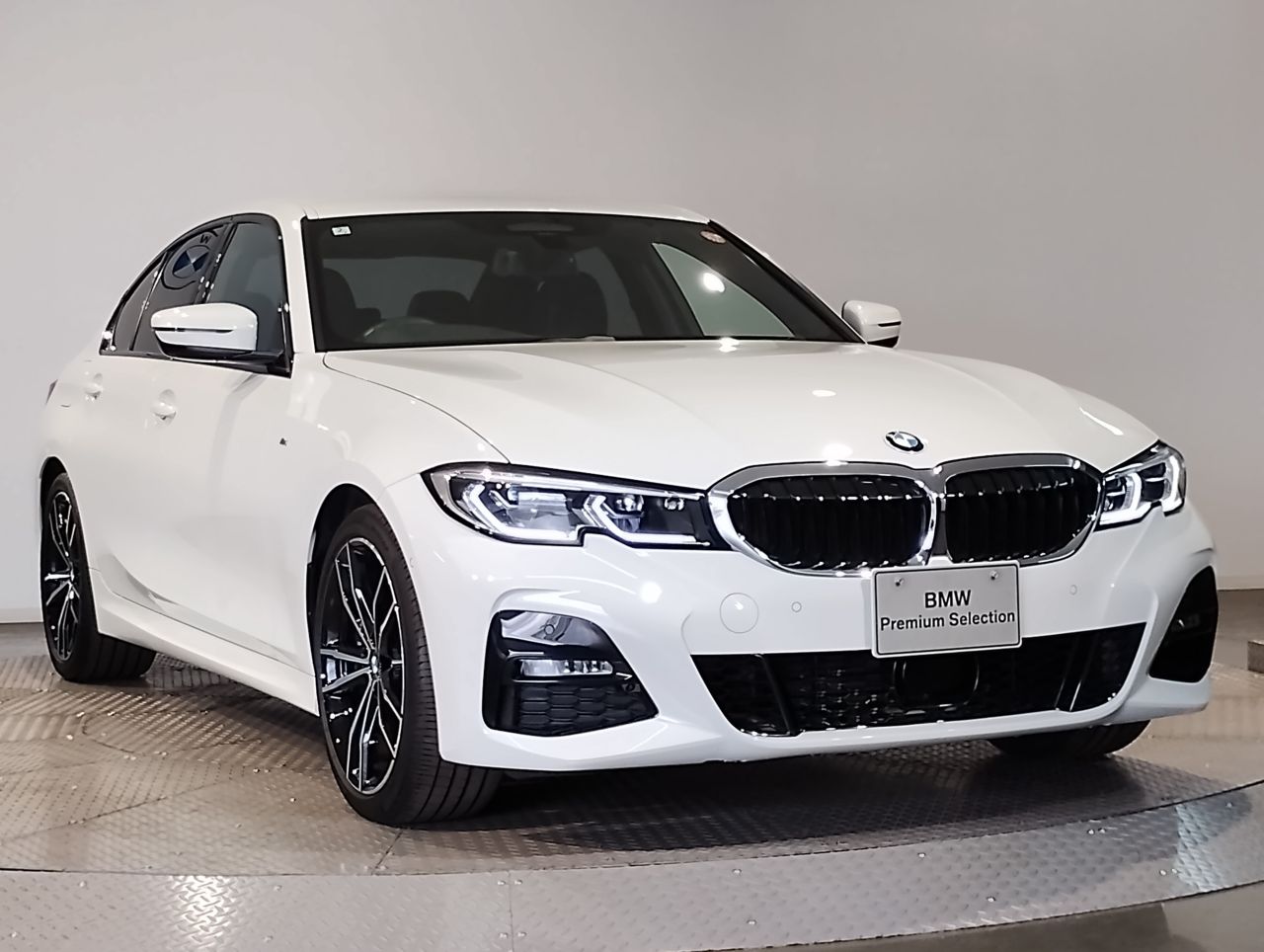 G20 320d xDrive RHD Saloon