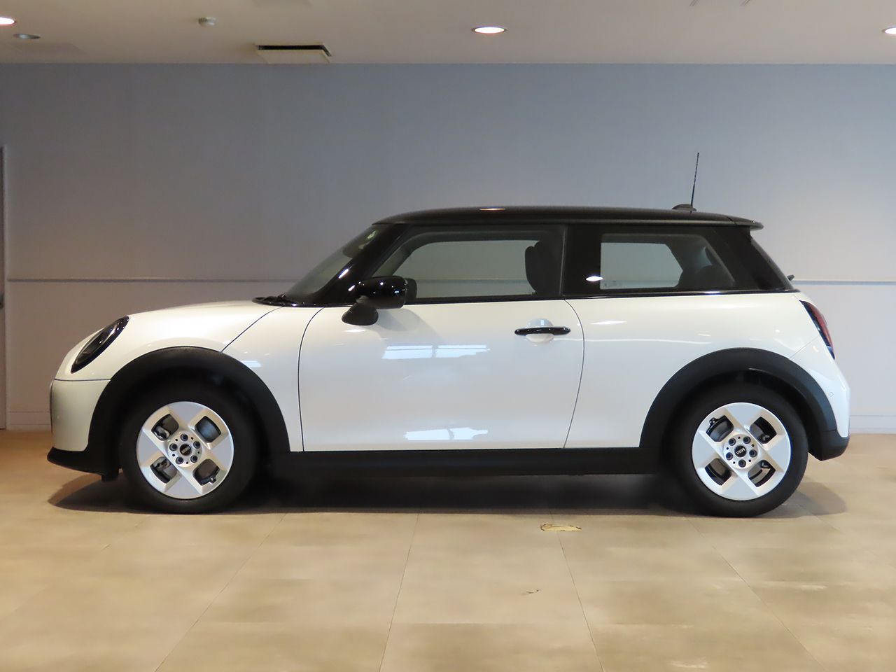 F66 MINI Cooper C 3Dr