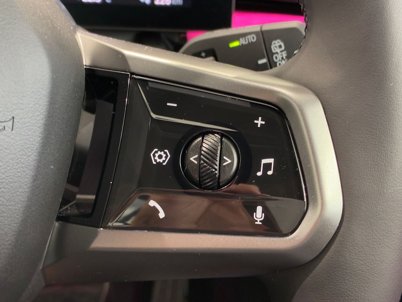 BMW i5 eDrive40 M Sport RHD