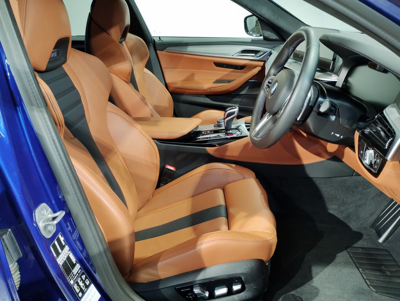 M5 Sedan RHD