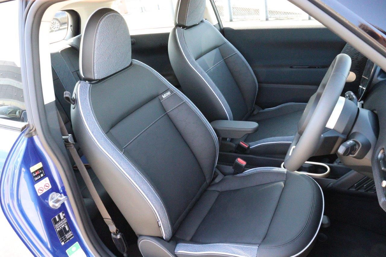 J01 MINI Cooper E