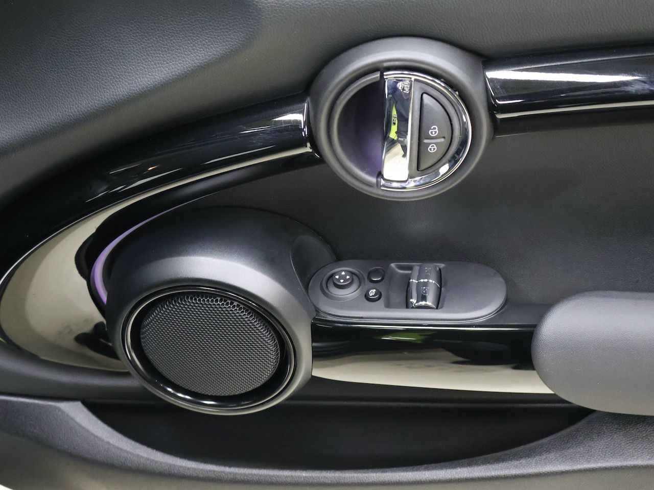 MINI Cooper F56 RHD