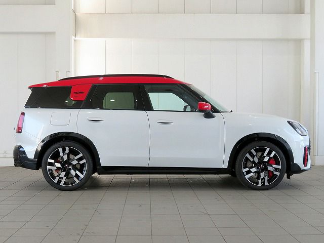 U25 MINI John Cooper Works Countryman ALL4