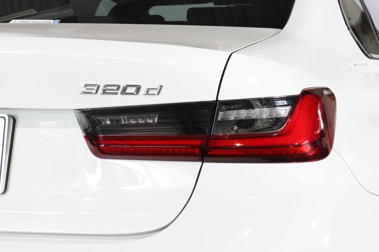 320d xDrive Berline RHD