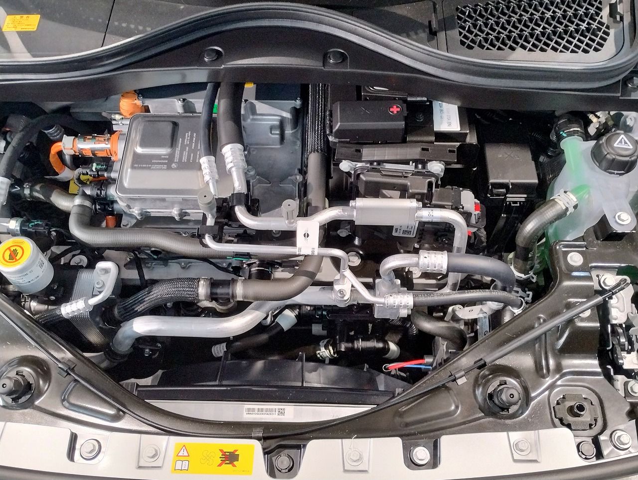 J01 MINI Cooper E