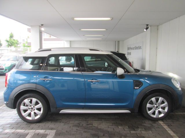 MINI CROSSOVER COOPER D