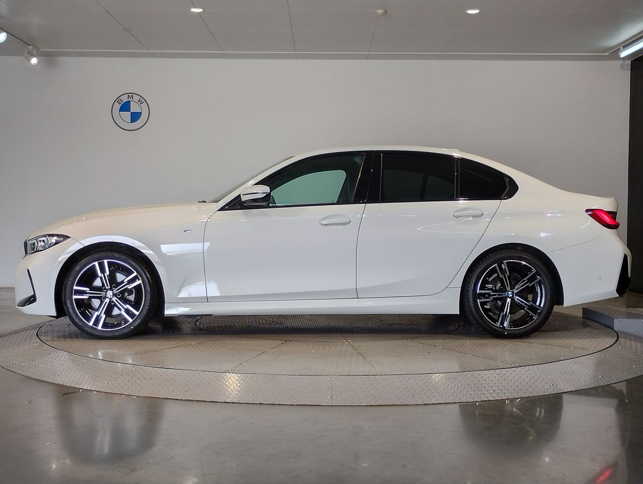 G20 320i Saloon LCI RHD MX
