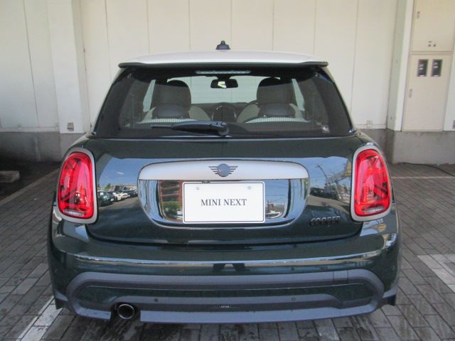 MINI Cooper F56 RHD