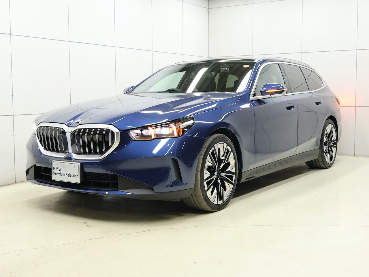 523d xDrive Touring Exclusive