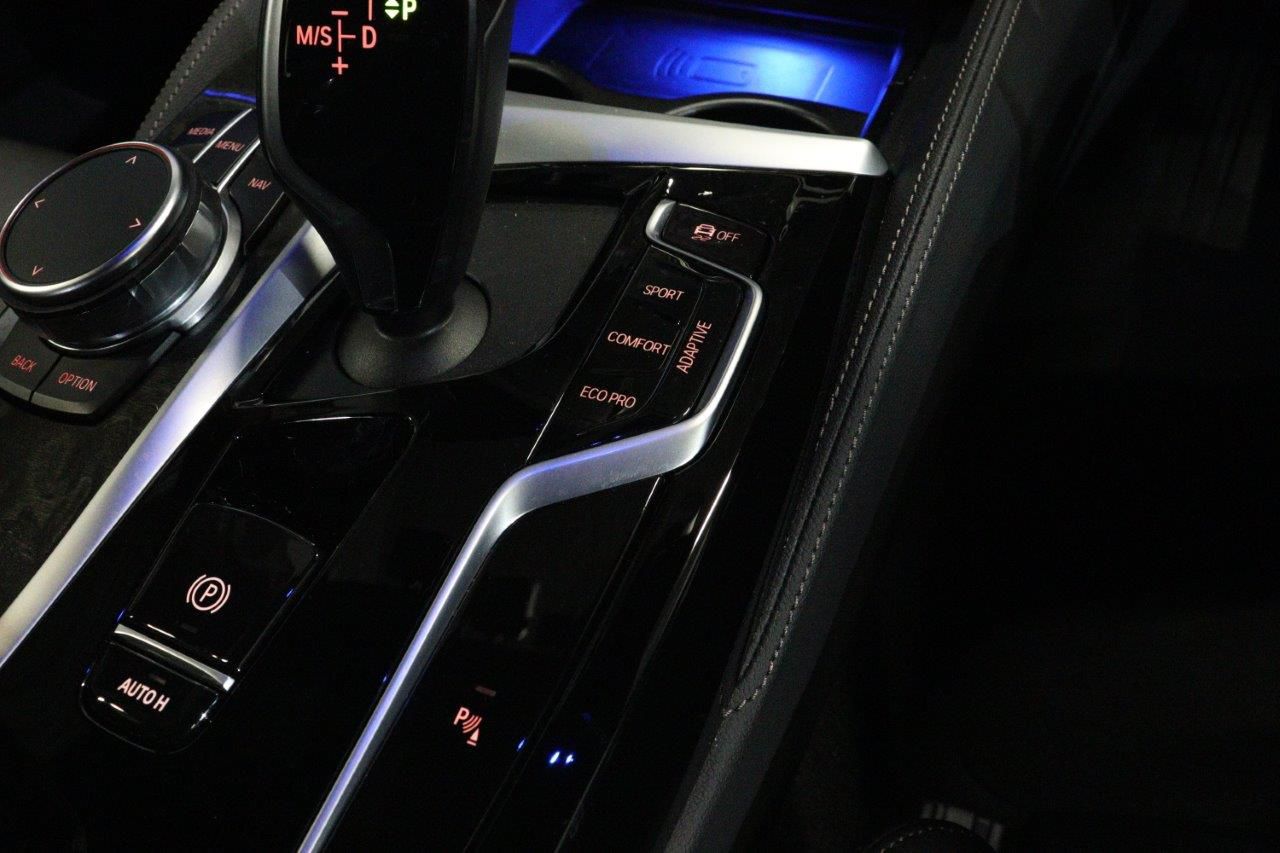 520d xDrive Sedan RHD