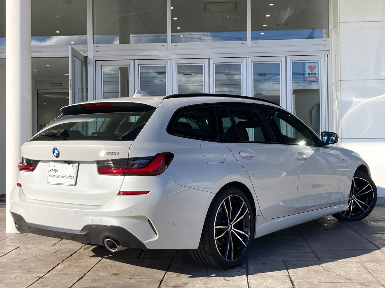 G21 320i RHD